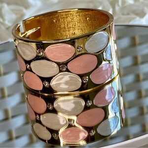 NWT White Austrian Crystal and Pink Enameled Bangle Bracelet in Goldtone 7”